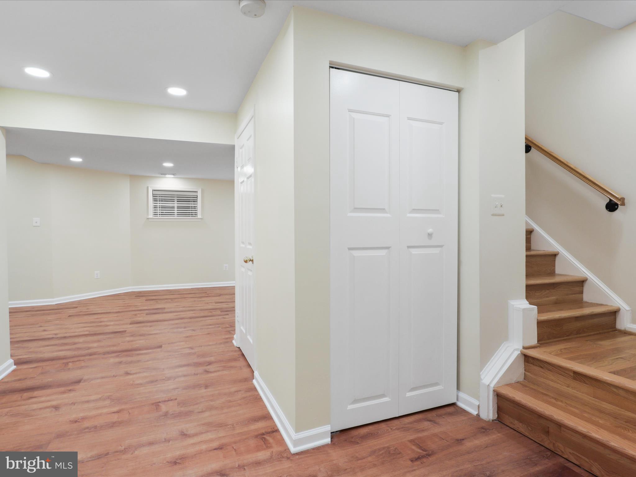 1554 Deer Point Way Reston, VA 20194 - Photo 33 of 69