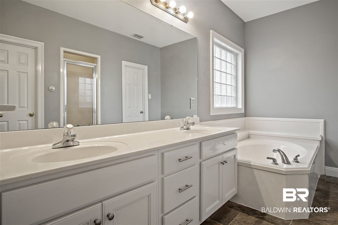 8360 Weatherford Court Daphne, AL 36527 - Photo 21 of 47