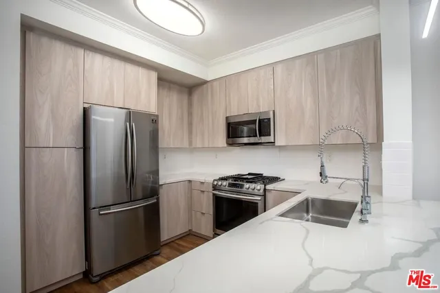 $4,921 | 5710 Crescent Park East, Unit 208, Playa Vista, CA 90094