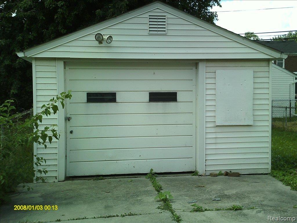 21930 Moross Road Grosse Pointe, MI 48236 - Photo 2 of 11 houses 340