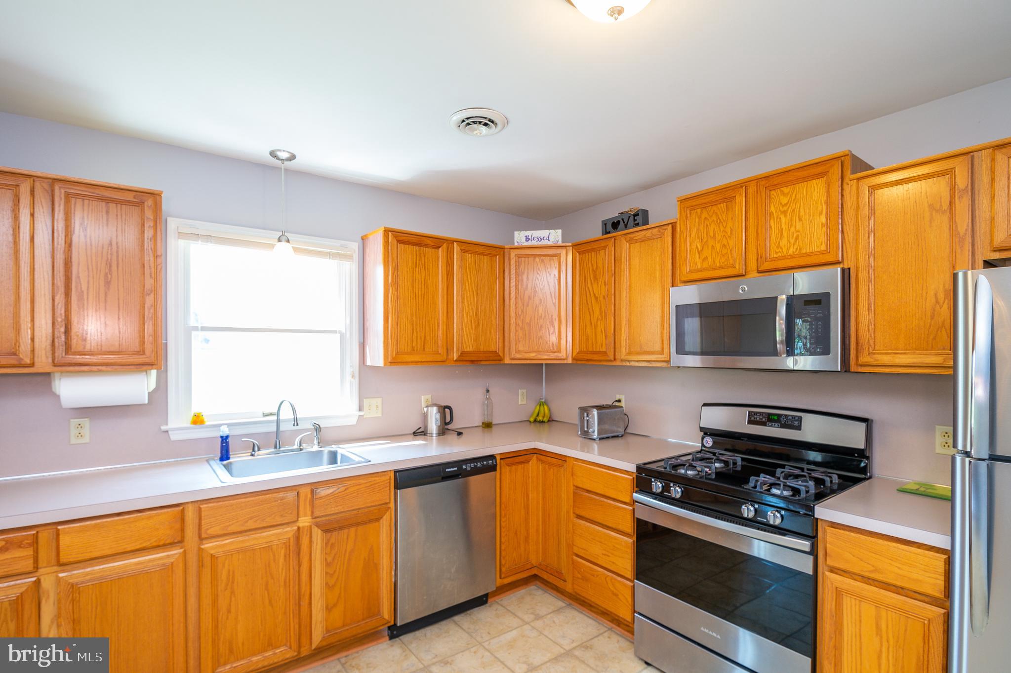 166 South View Road Fleetwood, PA 19522 - Photo 3 of 24 Gallery Image 3