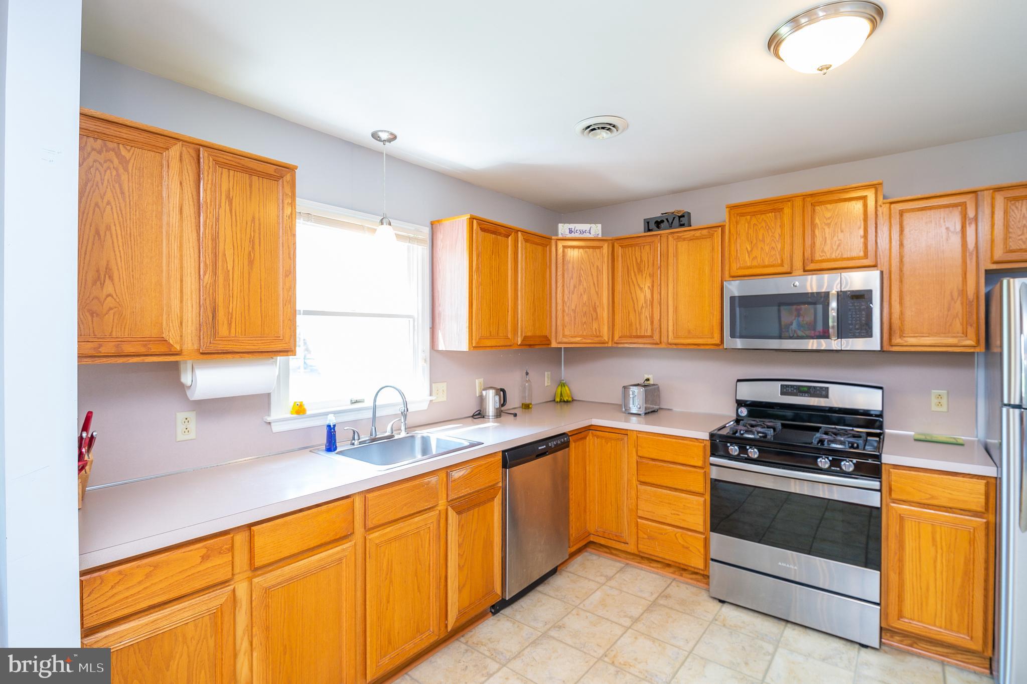 166 South View Road Fleetwood, PA 19522 - Photo 4 of 24 Gallery Image 4