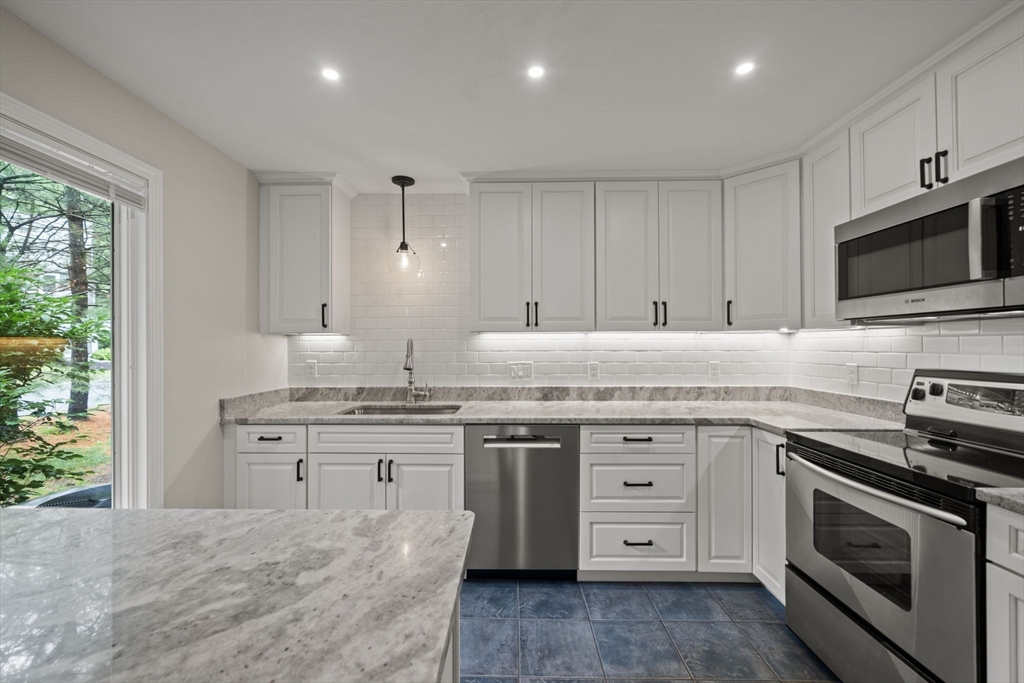 8 Country Meadow Road, Unit 8 Haverhill, MA 01832 - Photo 3 of 35 Gallery Image 3