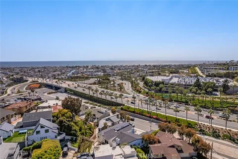 $5,750 | 222 Old Newport Boulevard, Newport Beach, CA 92663