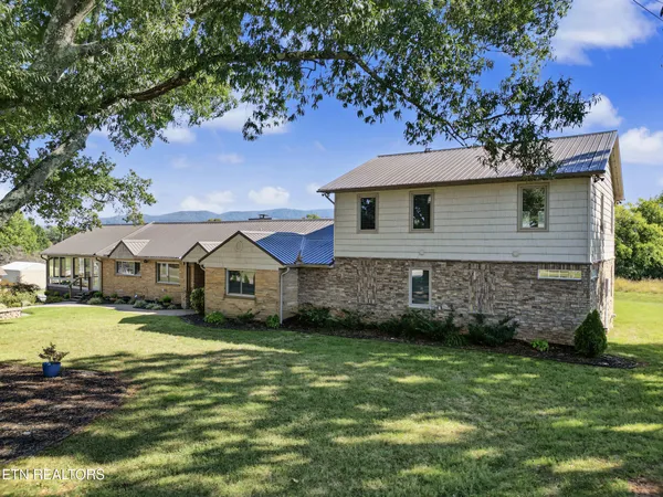 $989,900 | 3508 East Lamar Alexander Parkway, Maryville, TN 37803