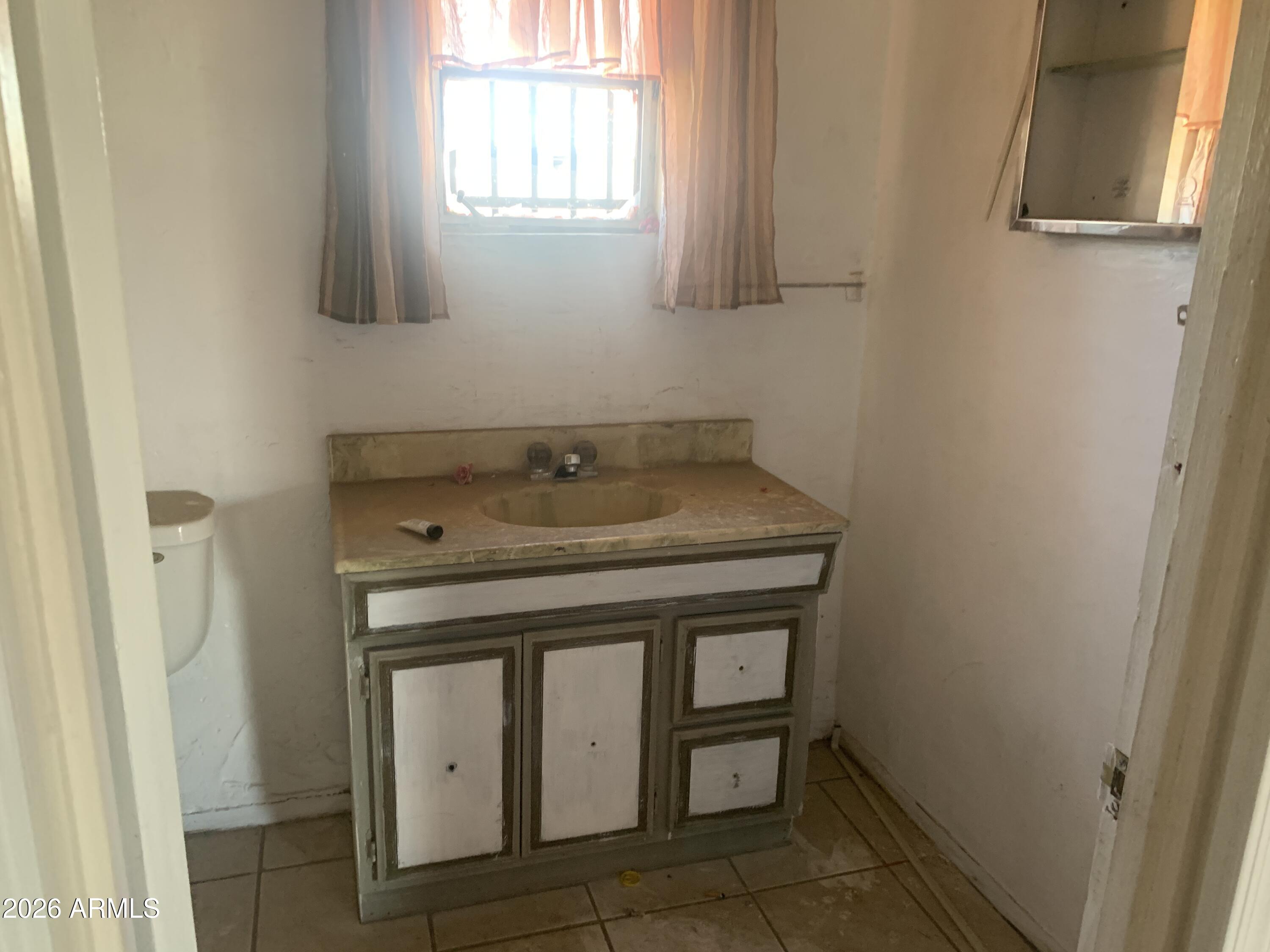 1202 South 14th Street Phoenix, AZ 85034 - Photo 22 of 44 a view of washer and dryer