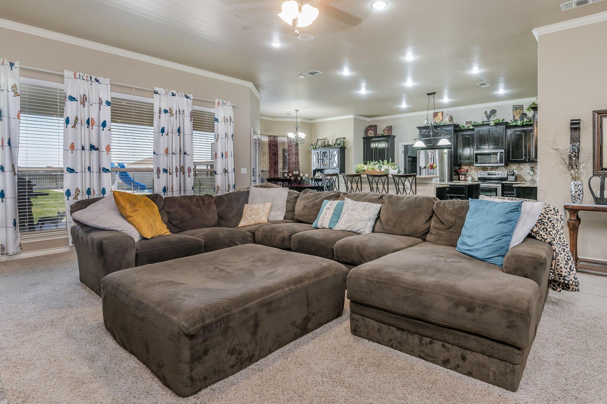 18200 Hidden Springs Road Amarillo, TX 79124 - Photo 8 of 41 Living Room-3