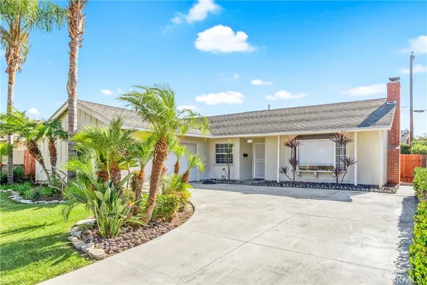 $4,585 | 5042 Blue Jay Circle, Huntington Beach, CA 92649