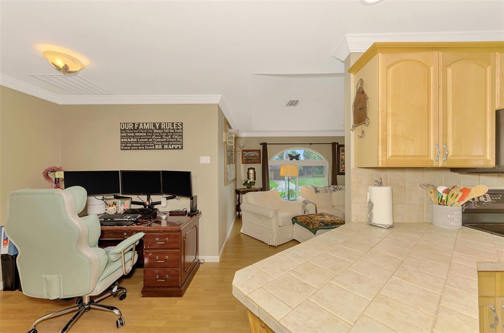 411 Nightingale Road Venice, FL 34293 - Photo 13 of 37