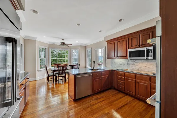 $989,900 | 824 Pendleton Drive, Salem, VA 24153