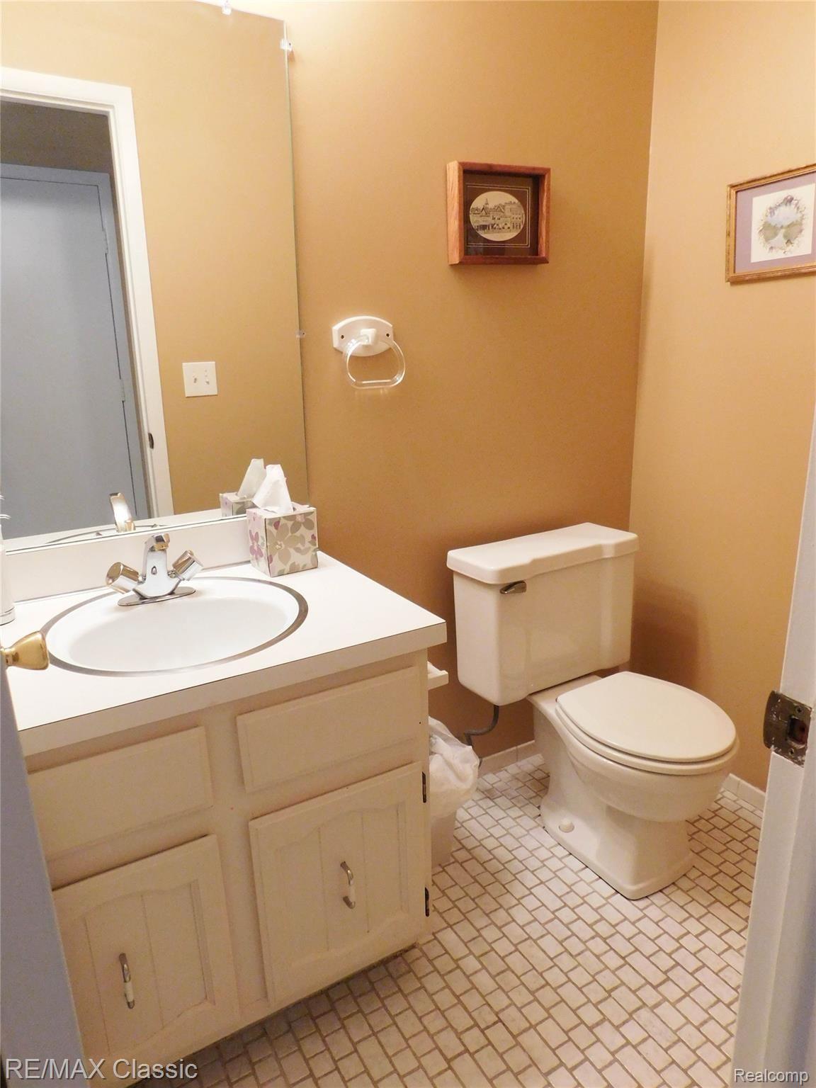 32121 West 12 Mile Road, Unit 8L Farmington, MI 48334 - Photo 10 of 17 12 mile lav.jpg