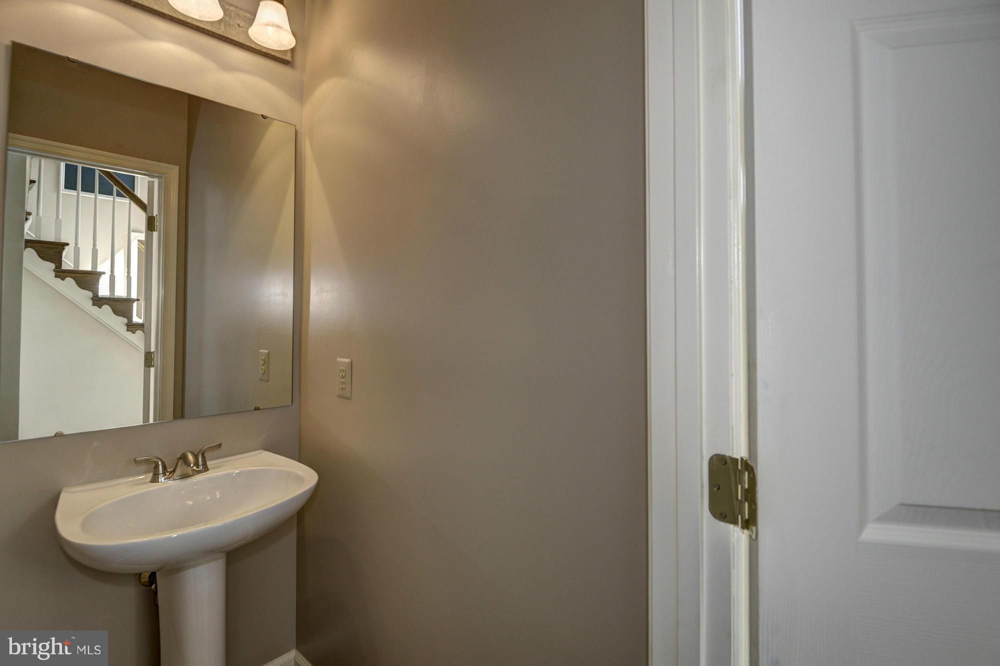 10248 Wetherburn Road Ellicott City, MD 21042 - Photo 18 of 30 Powder-Room