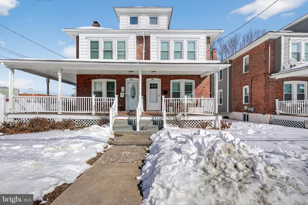 a view of a house with a outdoor space