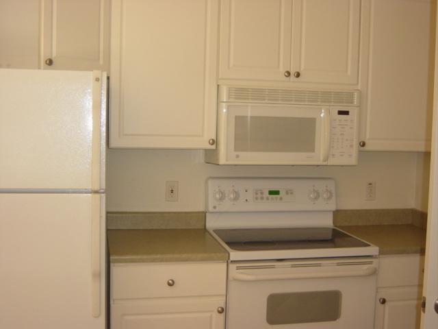 1701 East Colter Street, Unit 378 Phoenix, AZ 85016 - Photo 4 of 7 Range & Microwave