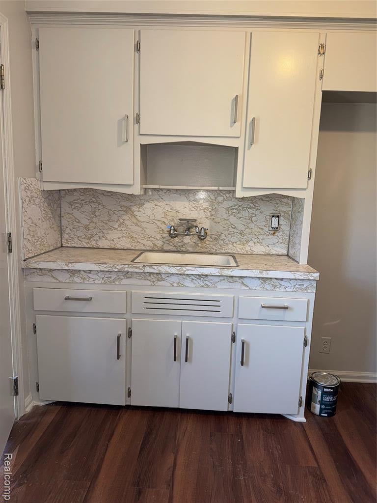 9003 Evergreen Road Detroit, MI 48228 - Photo 5 of 13 Gallery Image 5