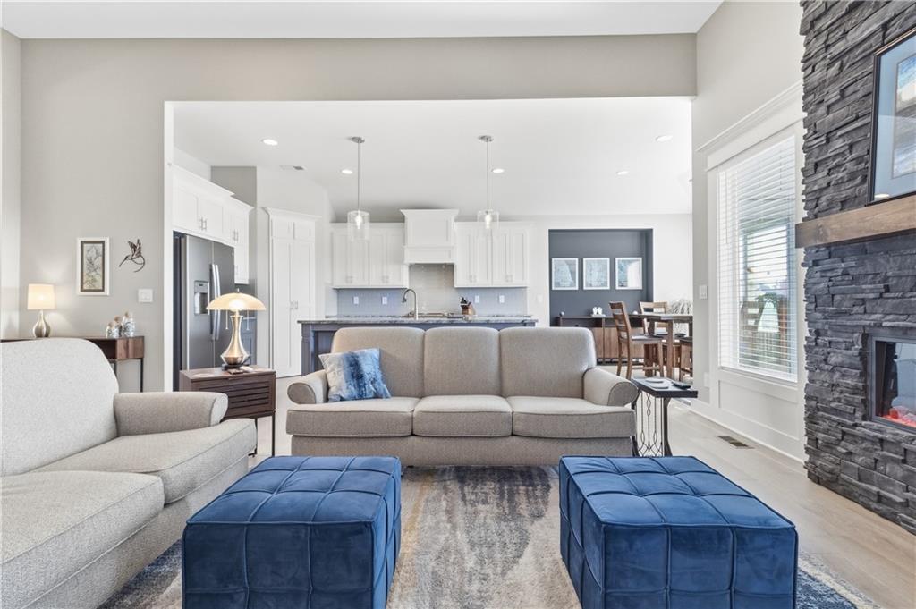 21119 West 188th Ter Spring Hill Spring Hill, KS 66083 - Photo 6 of 41