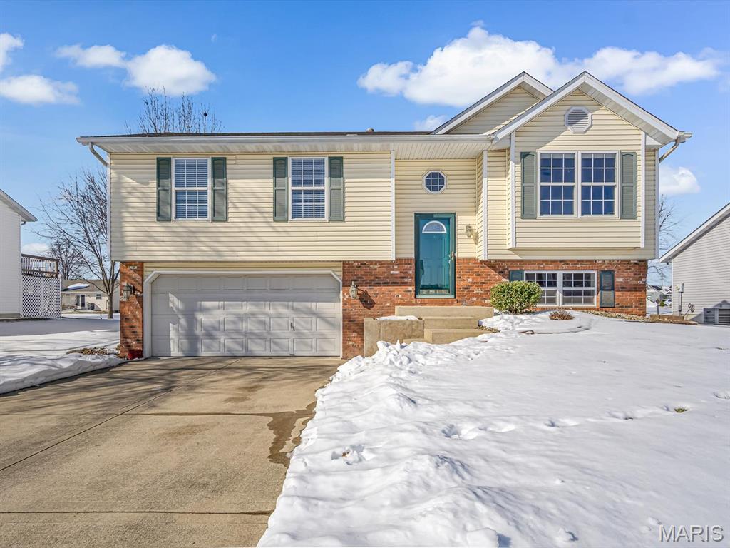 65 Ashbrooke Troy, IL 62294 - Photo 2 of 26