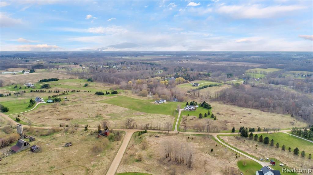 5185 Crandall Road Howell, MI 48855 - Photo 7 of 83