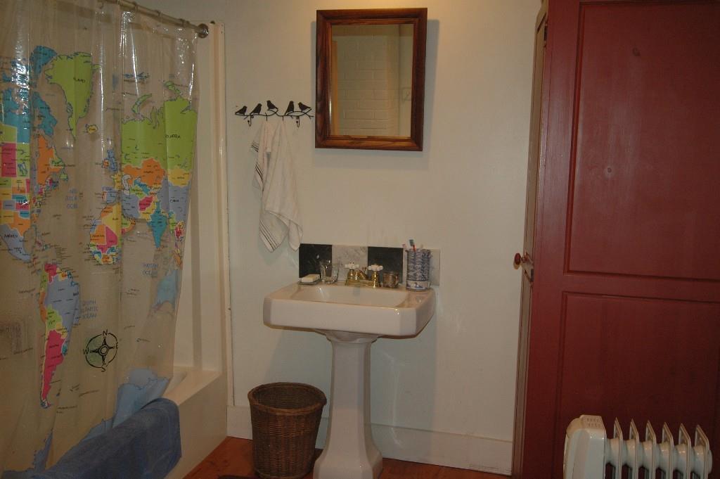 900 Wottons Mill Road Warren, ME 04864 - Photo 7 of 25 1st floor full bathroom