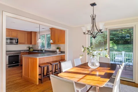 $945,000 | 8 Ivanhoe Drive, Lynnfield, MA 01940