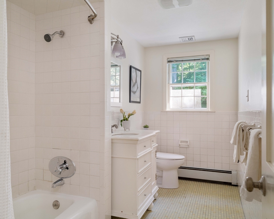 8 Ivanhoe Drive Lynnfield, MA 01940 - Photo 24 of 36