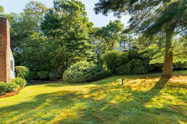 $935,000 | 8 Ivanhoe Drive, Lynnfield, MA 01940