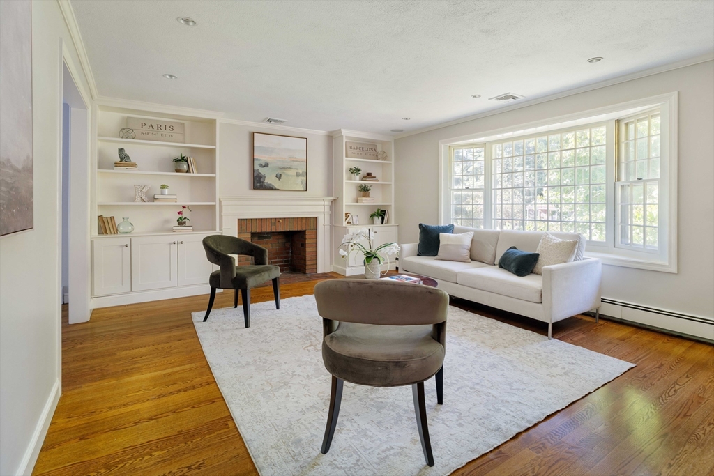 8 Ivanhoe Drive Lynnfield, MA 01940 - Photo 5 of 36