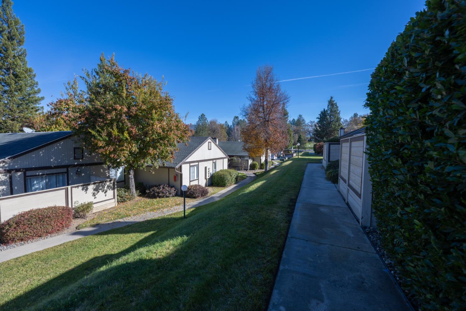 49400 River Park Road, Unit 60 Oakhurst, CA 93644 - Photo 9 of 14