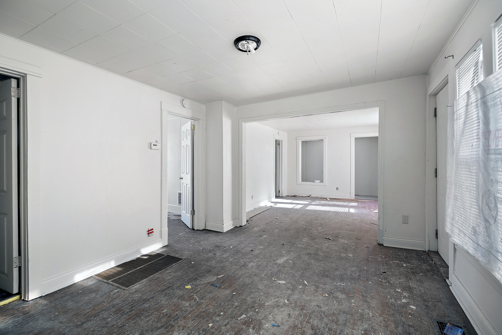 201 North Cottage Avenue Kankakee, IL 60901 - Photo 3 of 13 a view of an empty room