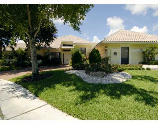 4865 Oxford Way Boca Raton, FL 33434 - Photo 1 of 8 Primary Photo