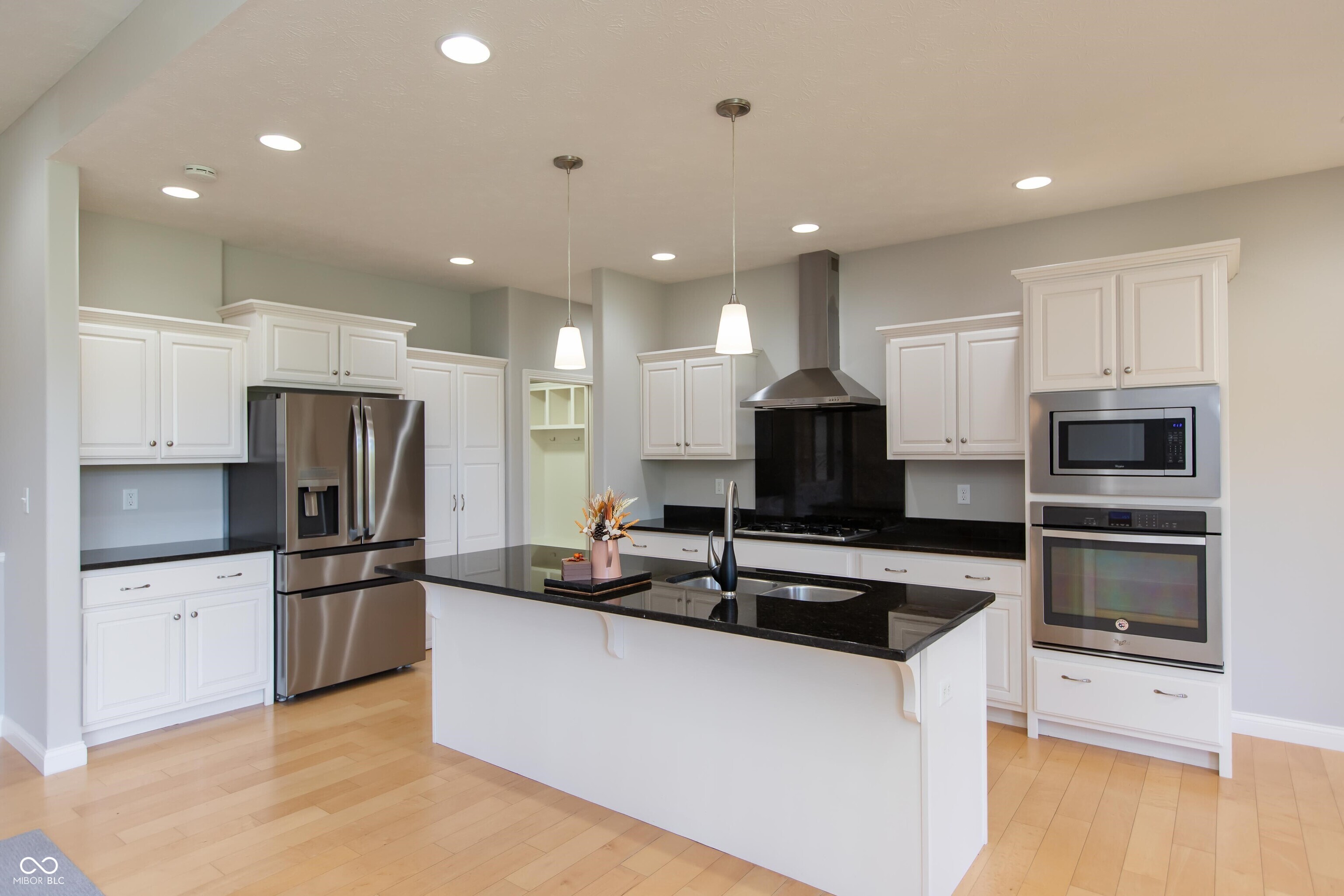 5086 Stonehaven Lane Columbus, IN 47201 - Photo 14 of 47