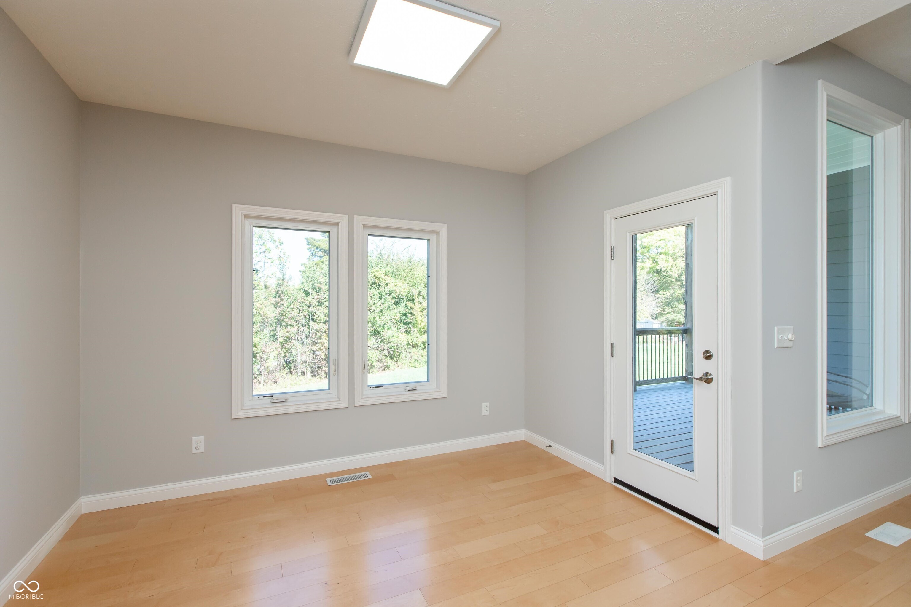 5086 Stonehaven Lane Columbus, IN 47201 - Photo 18 of 47