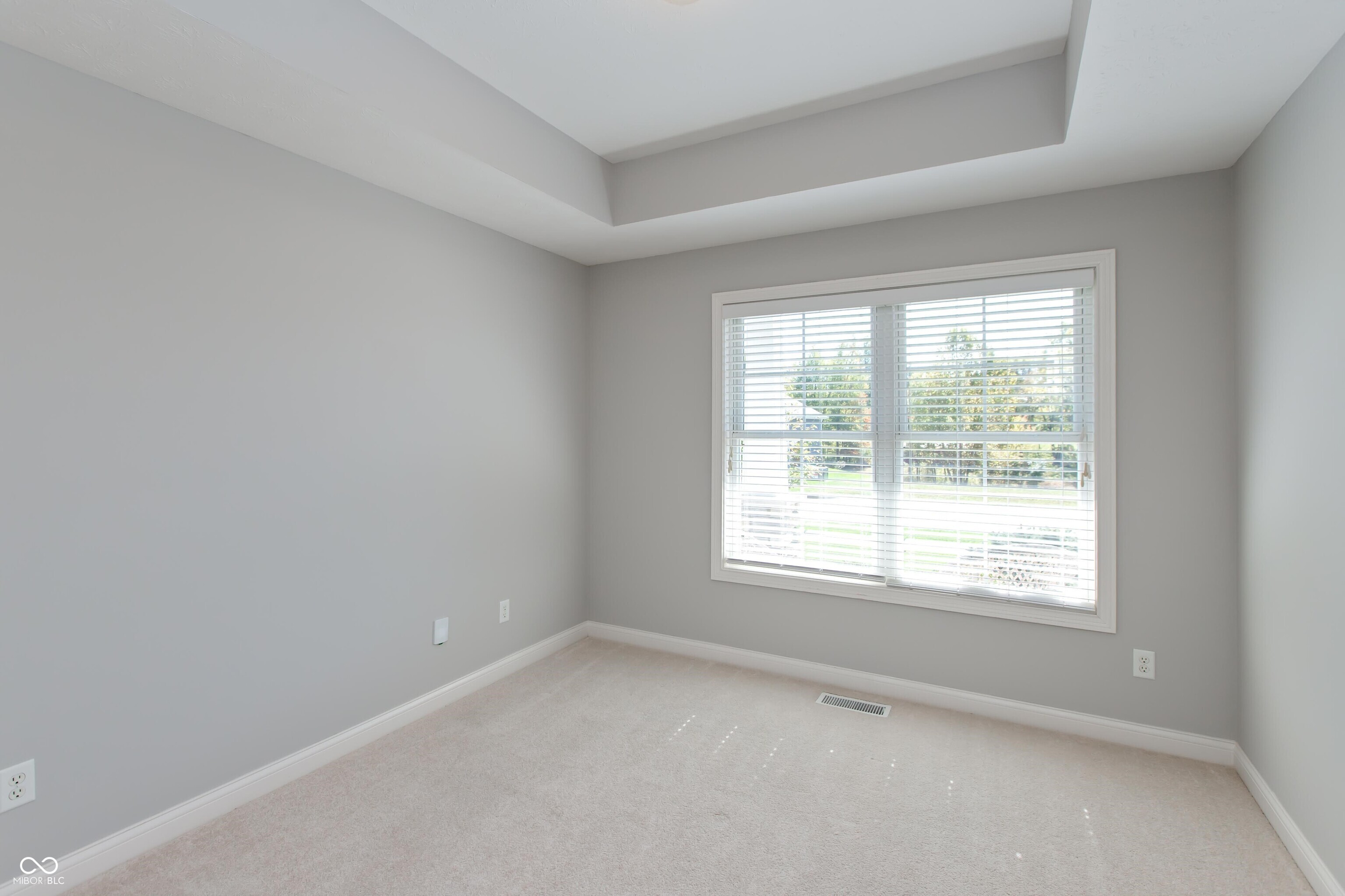 5086 Stonehaven Lane Columbus, IN 47201 - Photo 26 of 47