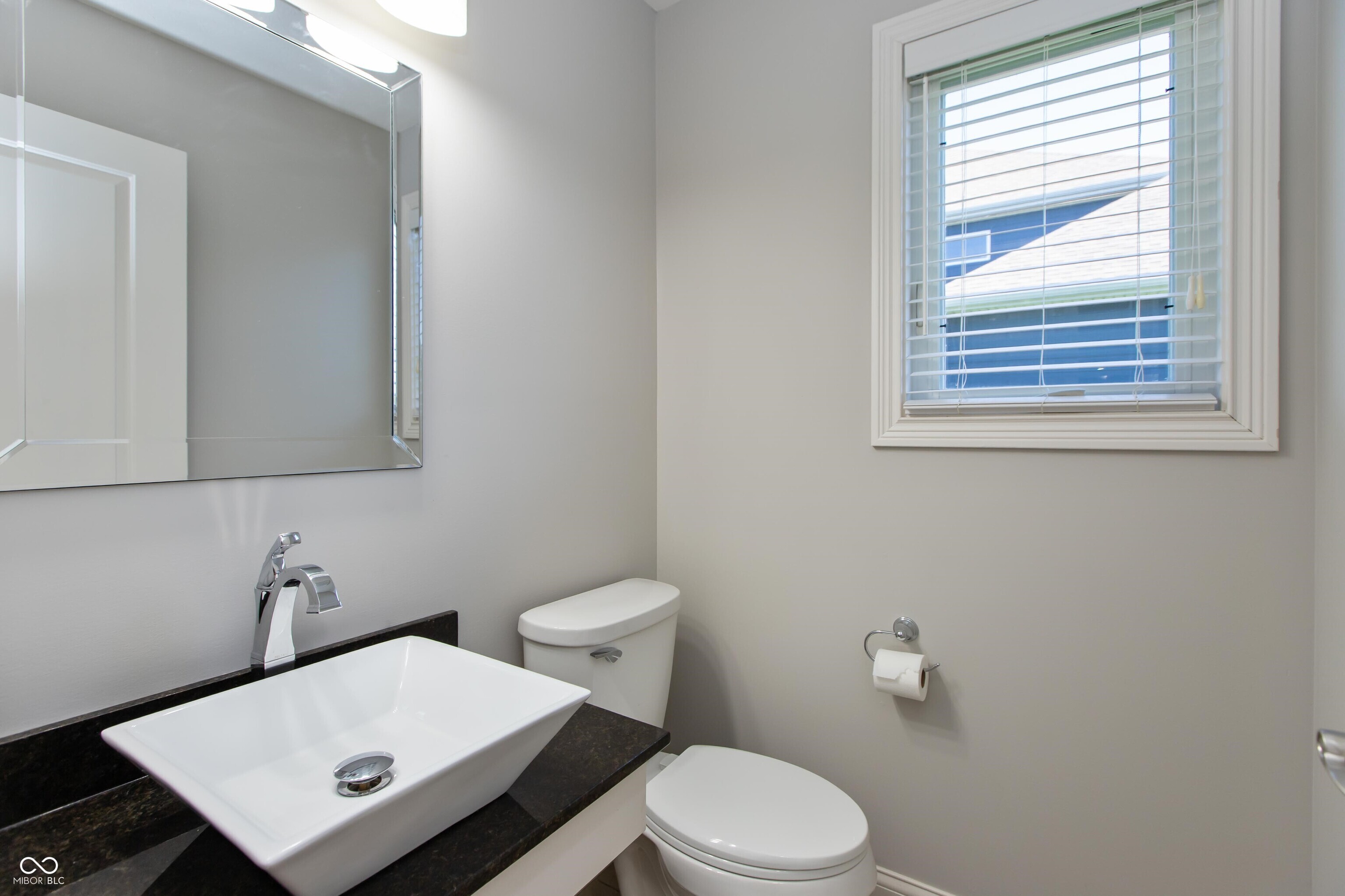 5086 Stonehaven Lane Columbus, IN 47201 - Photo 28 of 47