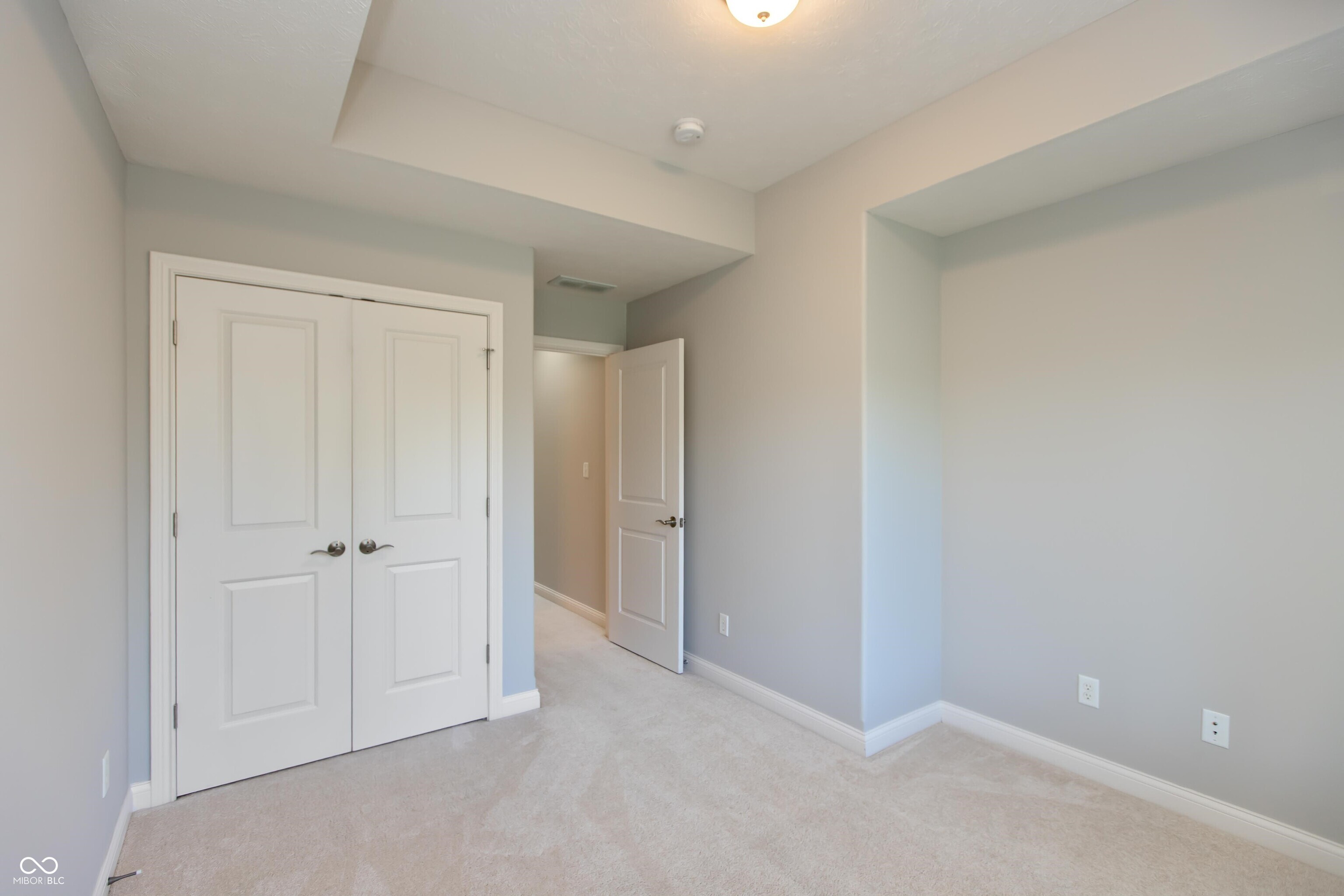 5086 Stonehaven Lane Columbus, IN 47201 - Photo 31 of 47