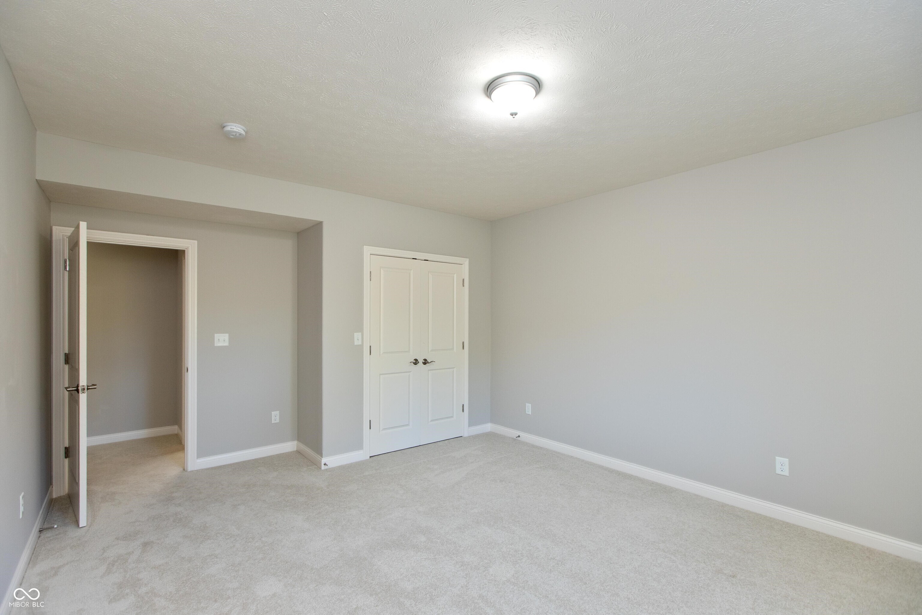 5086 Stonehaven Lane Columbus, IN 47201 - Photo 35 of 47