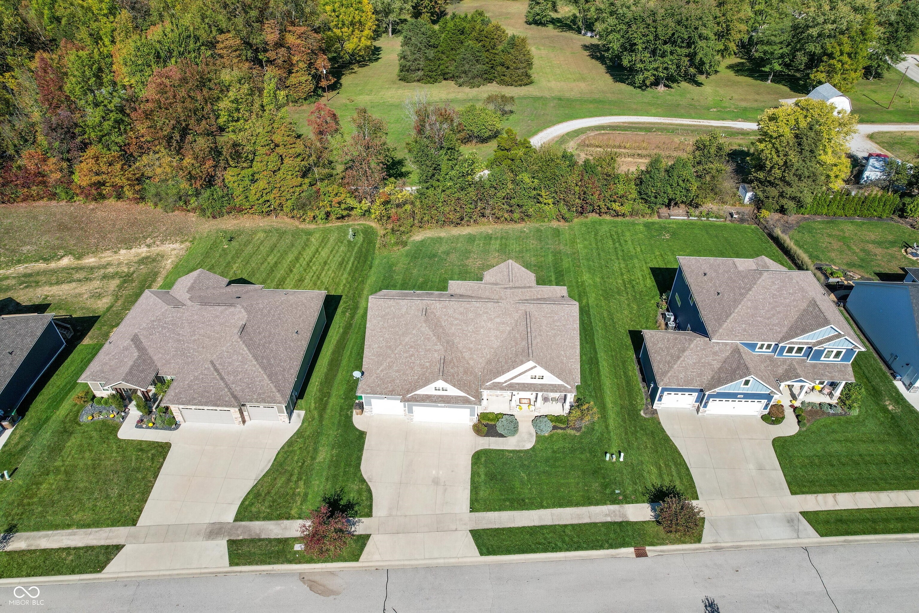 5086 Stonehaven Lane Columbus, IN 47201 - Photo 4 of 47