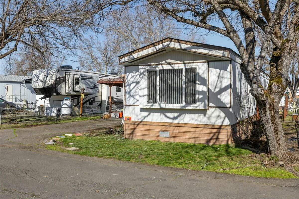 470 Old Highway 62, Unit 40 Eagle Point, OR 97524 - Photo 4 of 22 Front