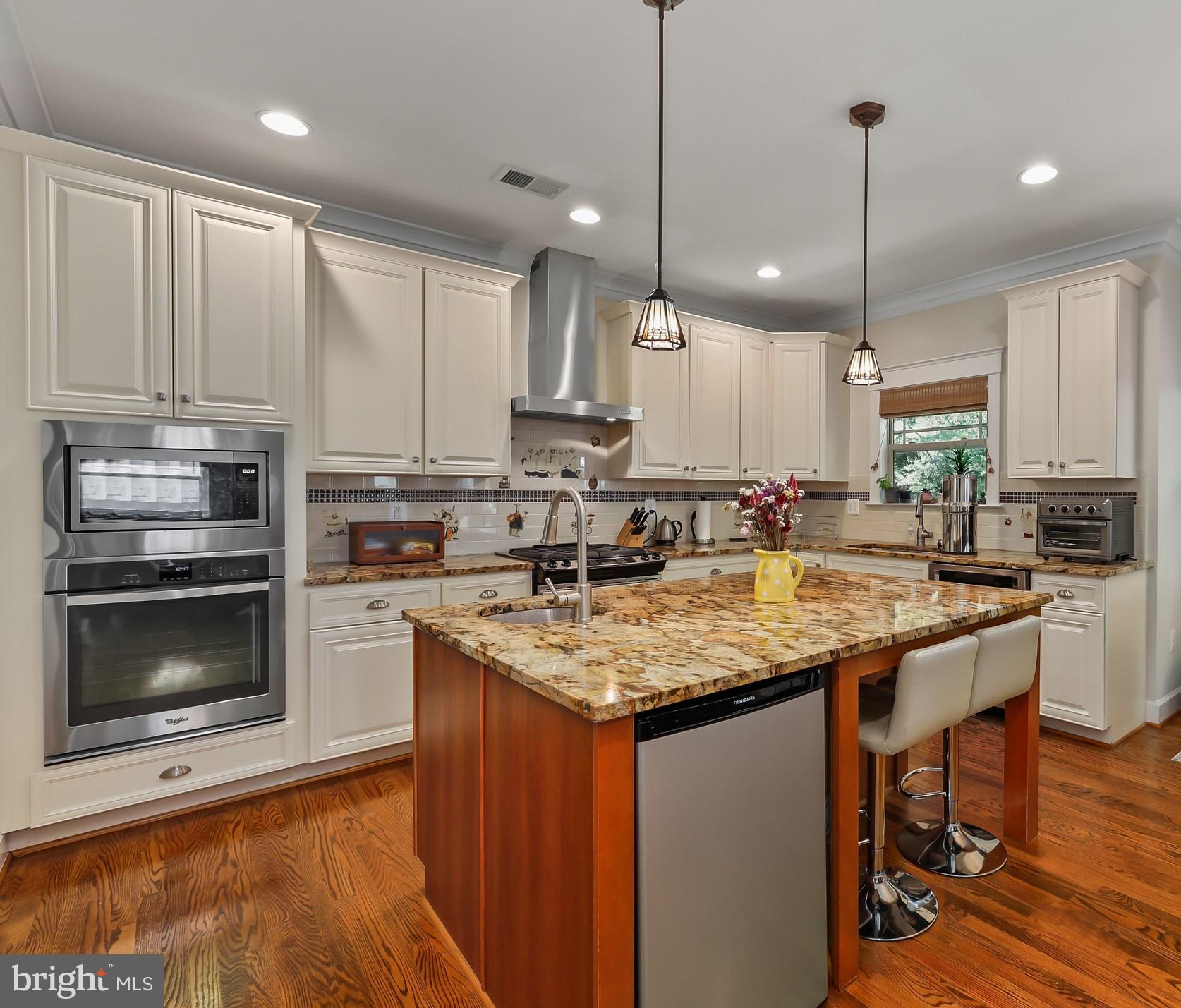 1409 Cottage Street Southwest Vienna, VA 22180 - Photo 11 of 45
