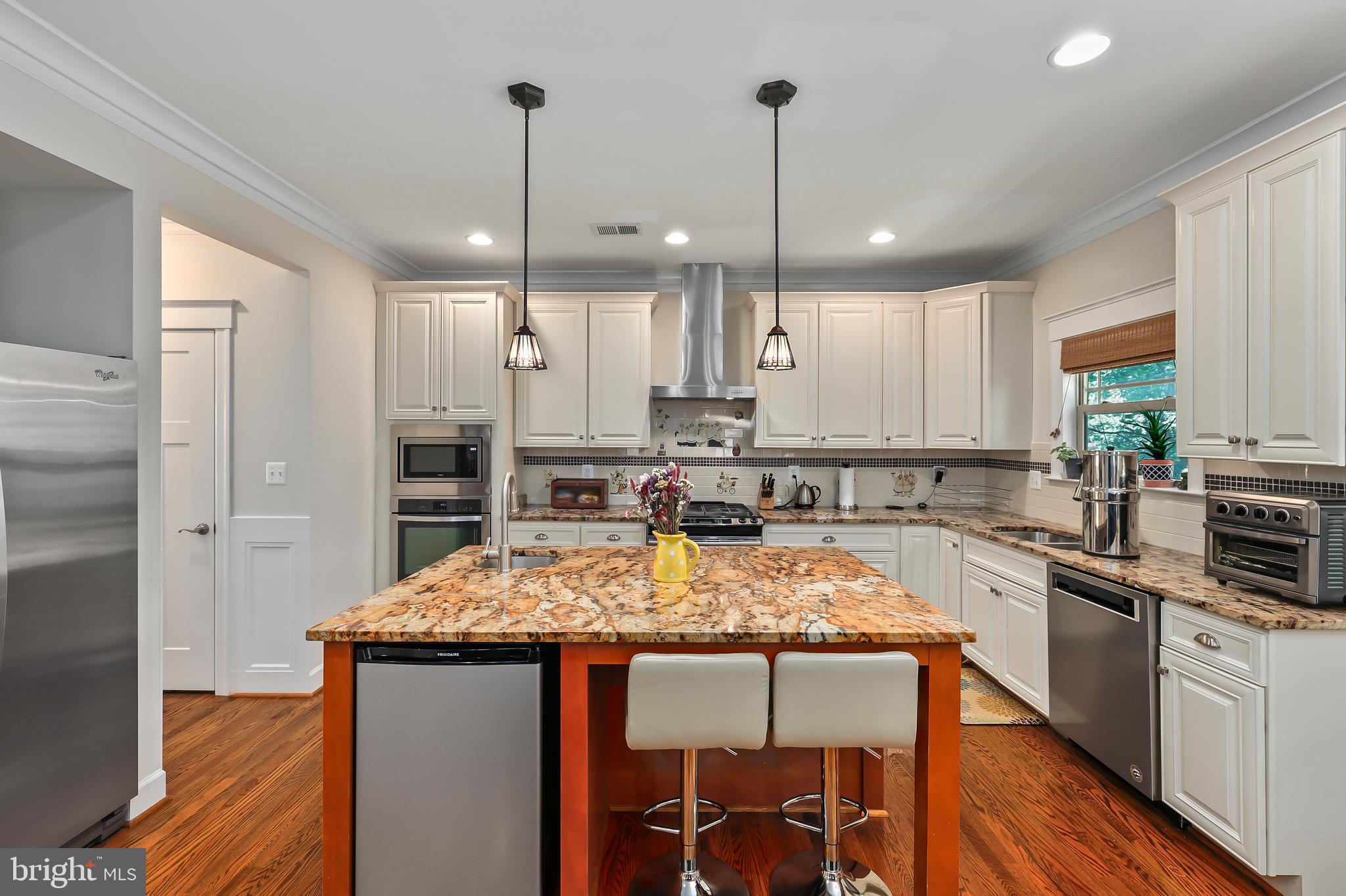 1409 Cottage Street Southwest Vienna, VA 22180 - Photo 13 of 45
