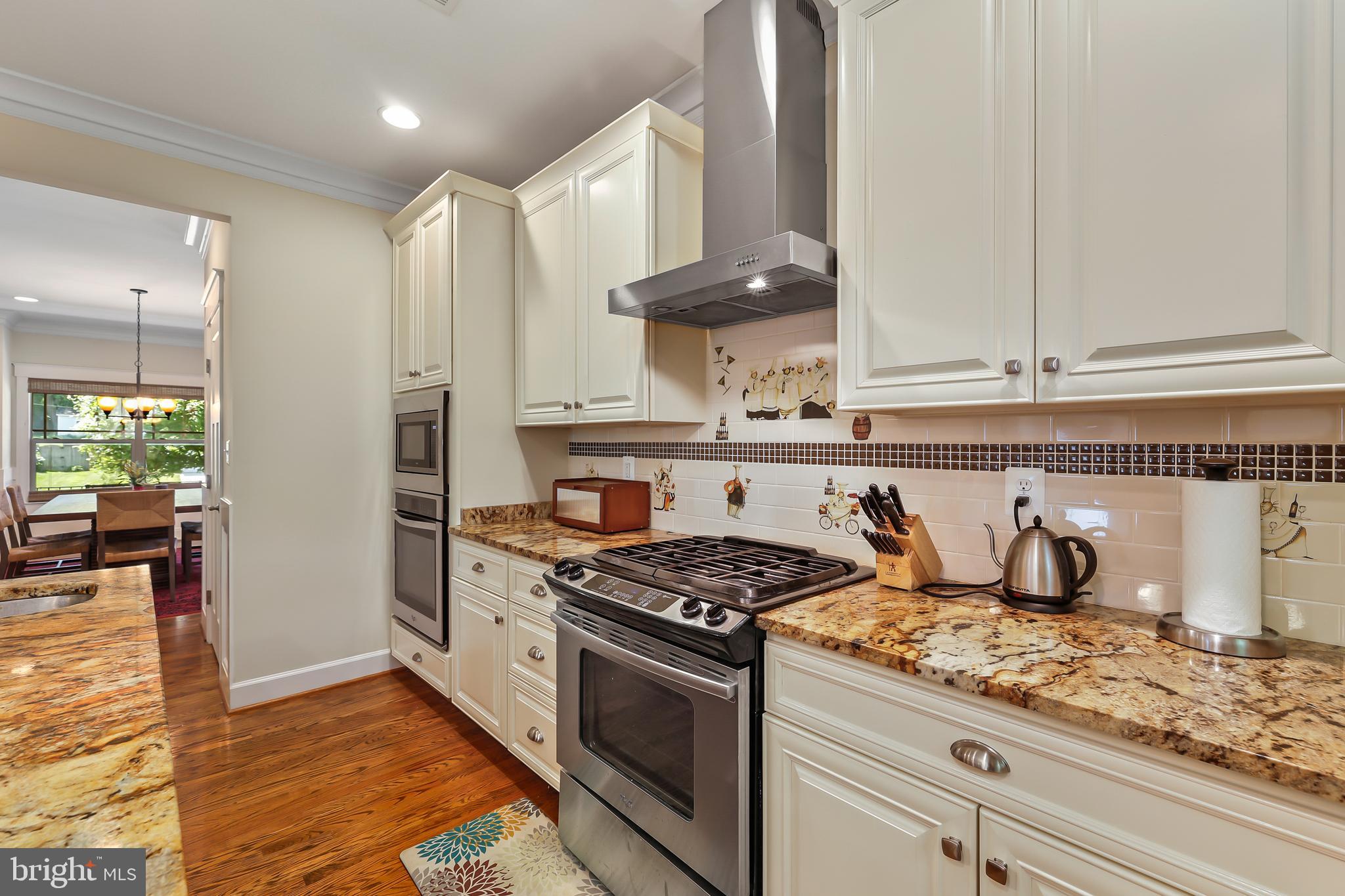 1409 Cottage Street Southwest Vienna, VA 22180 - Photo 10 of 45