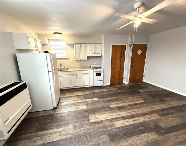 $900 | 2811 Brownsville Road, Unit 3, Brentwood, PA 15227