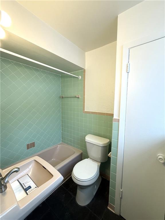 2811 Brownsville Road, Unit 3 Brentwood, PA 15227 - Photo 7 of 9