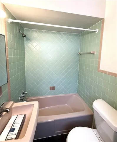 $900 | 2811 Brownsville Road, Unit 3, Brentwood, PA 15227