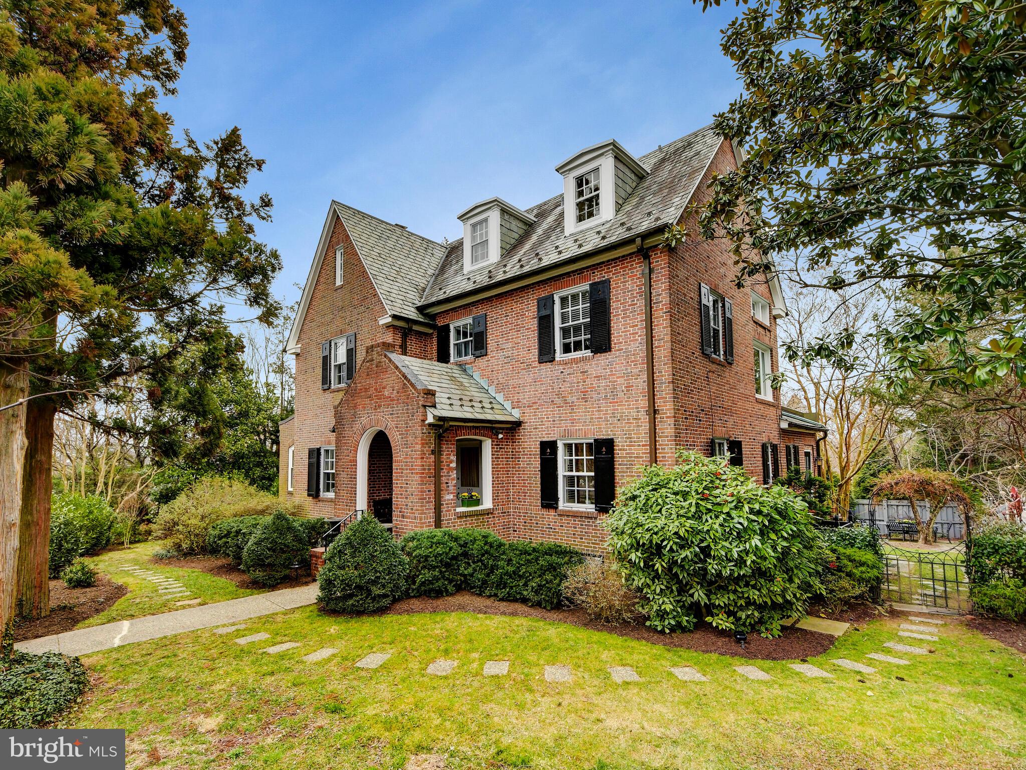 100 Ridgewood Road Baltimore, MD 21210 - Photo 1 of 52