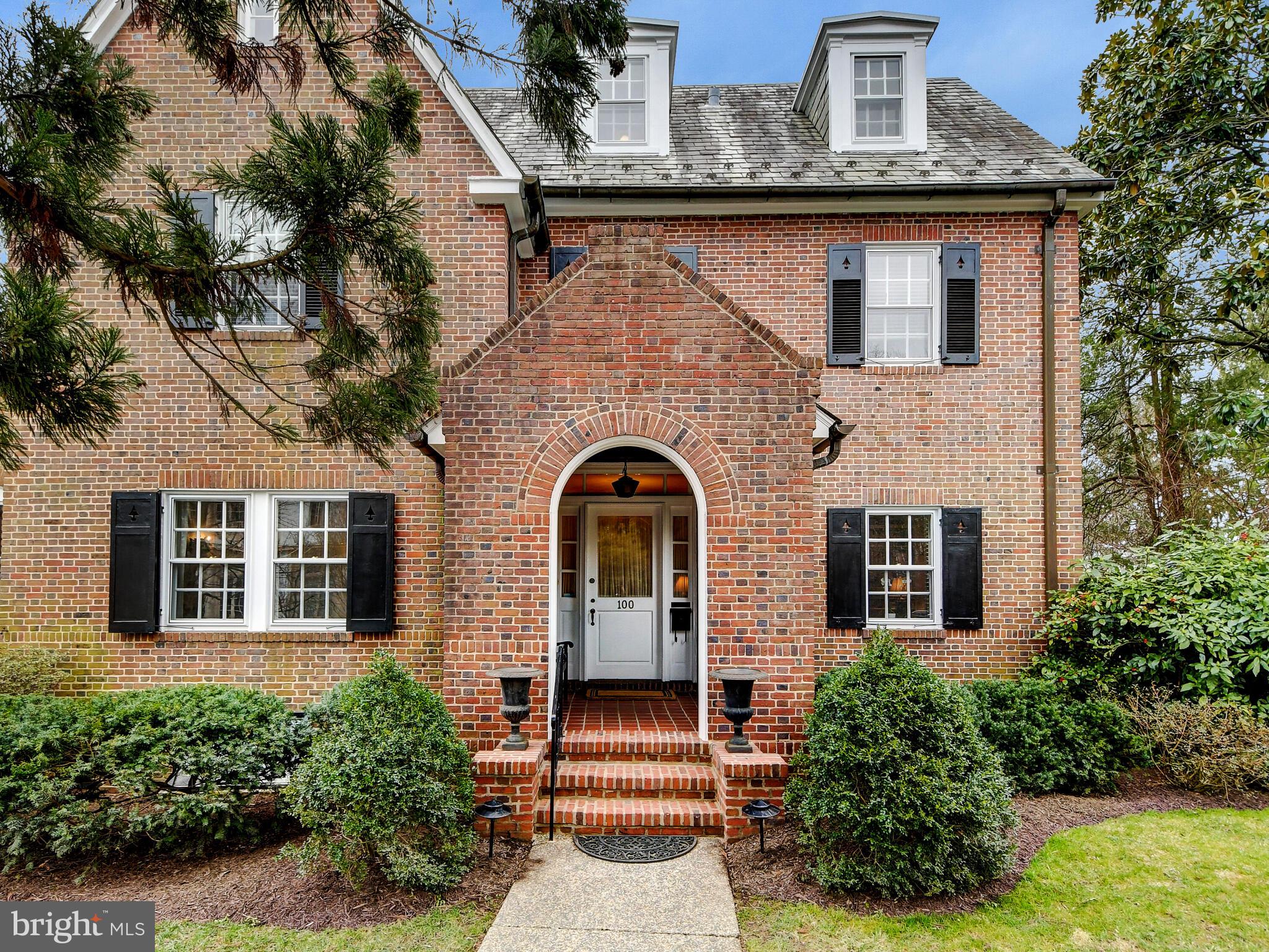 100 Ridgewood Road Baltimore, MD 21210 - Photo 3 of 52