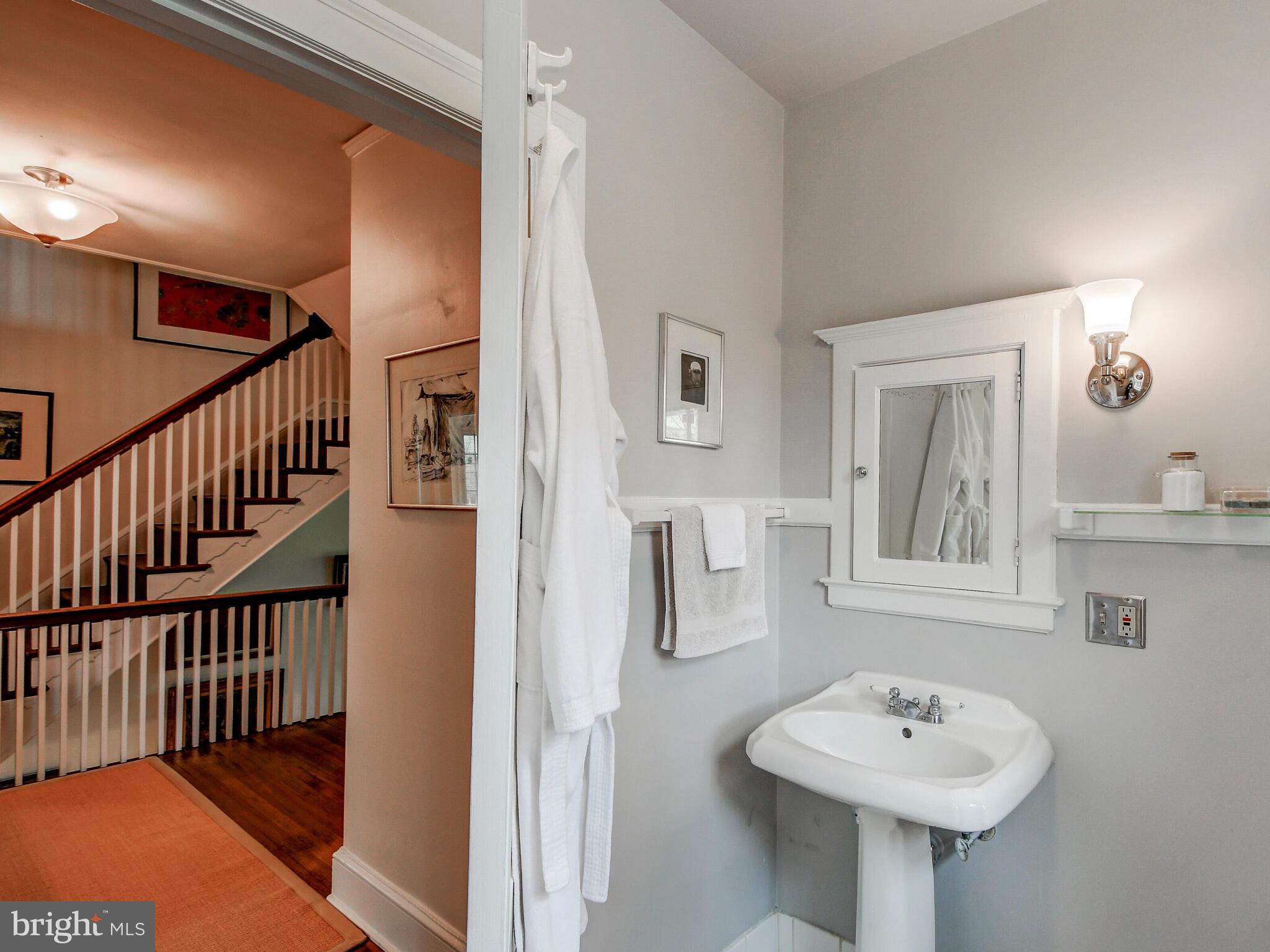 100 Ridgewood Road Baltimore, MD 21210 - Photo 31 of 52