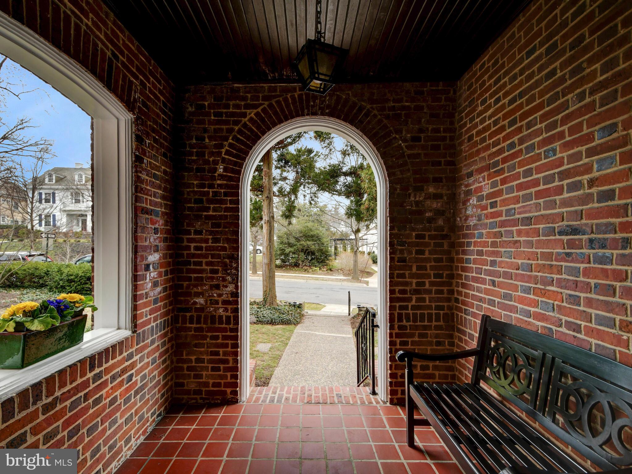 100 Ridgewood Road Baltimore, MD 21210 - Photo 5 of 52