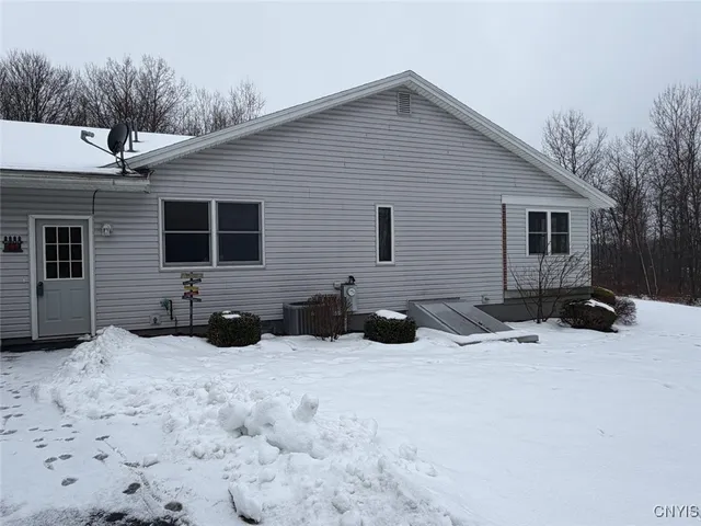 $325,000 | 1444 Starr Road, Cortlandville, NY 13045