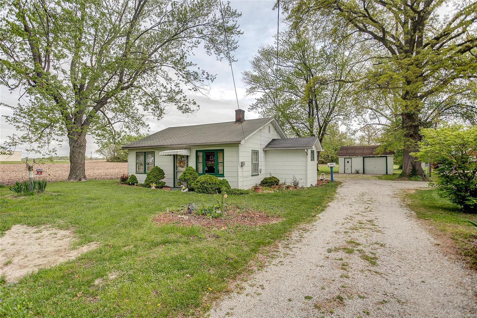 6503 Godfrey Road Godfrey, IL 62035 - Photo 2 of 24